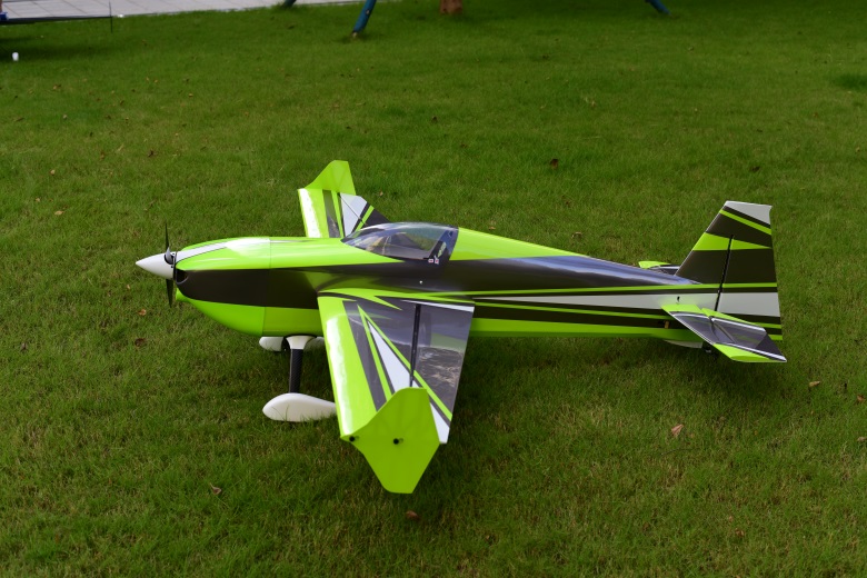 Edge 540 - 74 - V2 - grau/grün/weiß - D