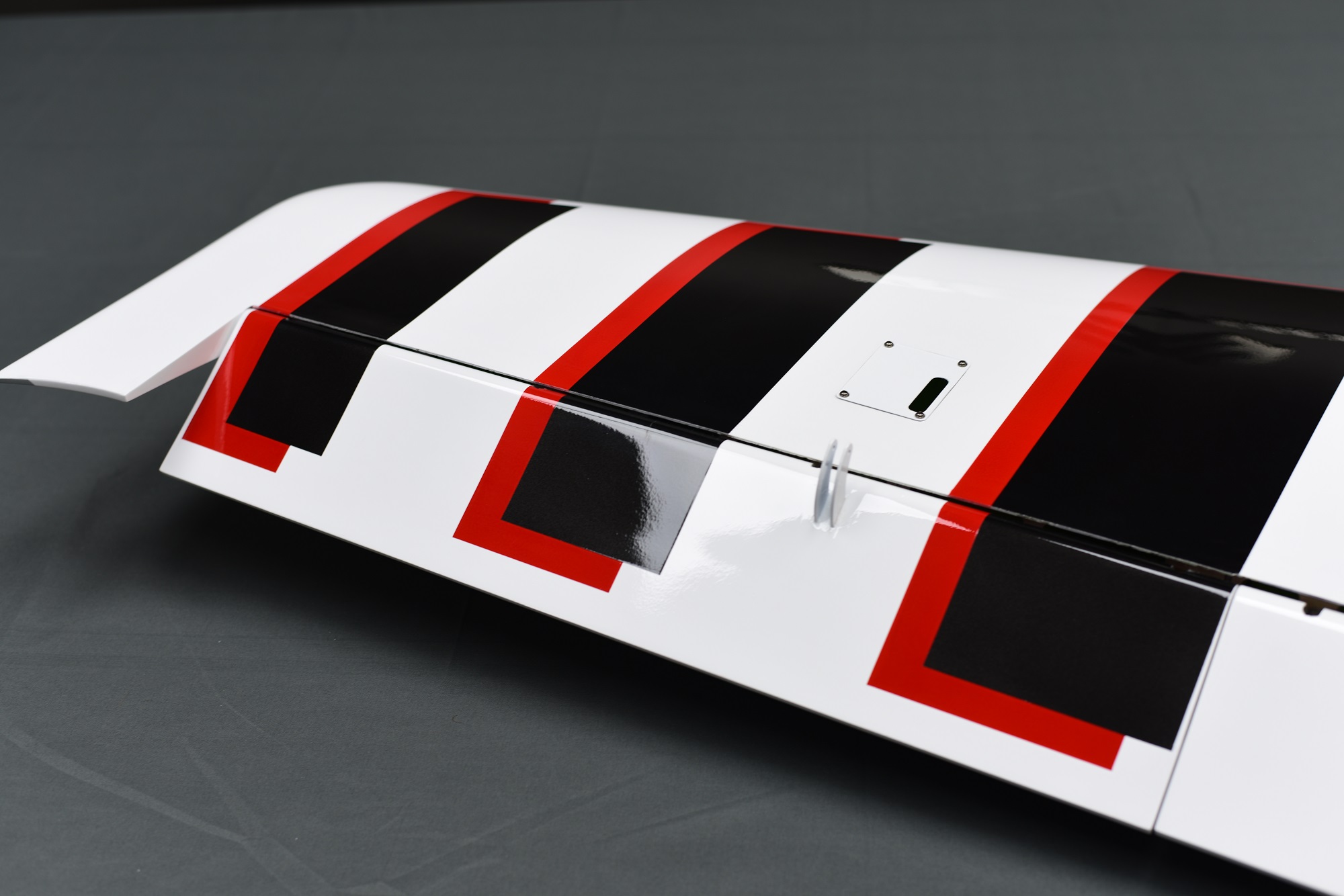 Falcon 110 - rot/schwarz/grau/weiß - A