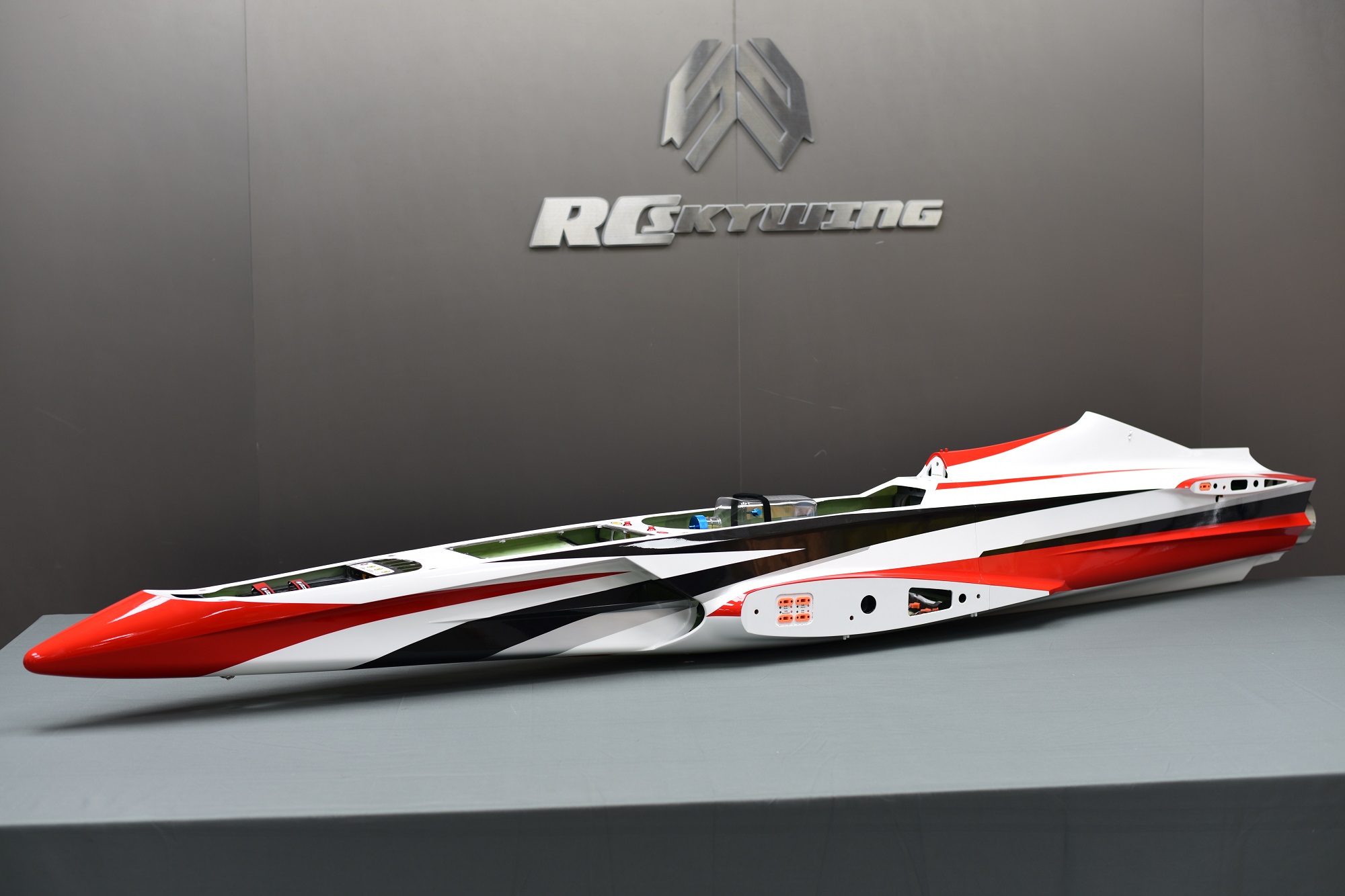 Falcon 110 - rot/schwarz/grau/weiß - A