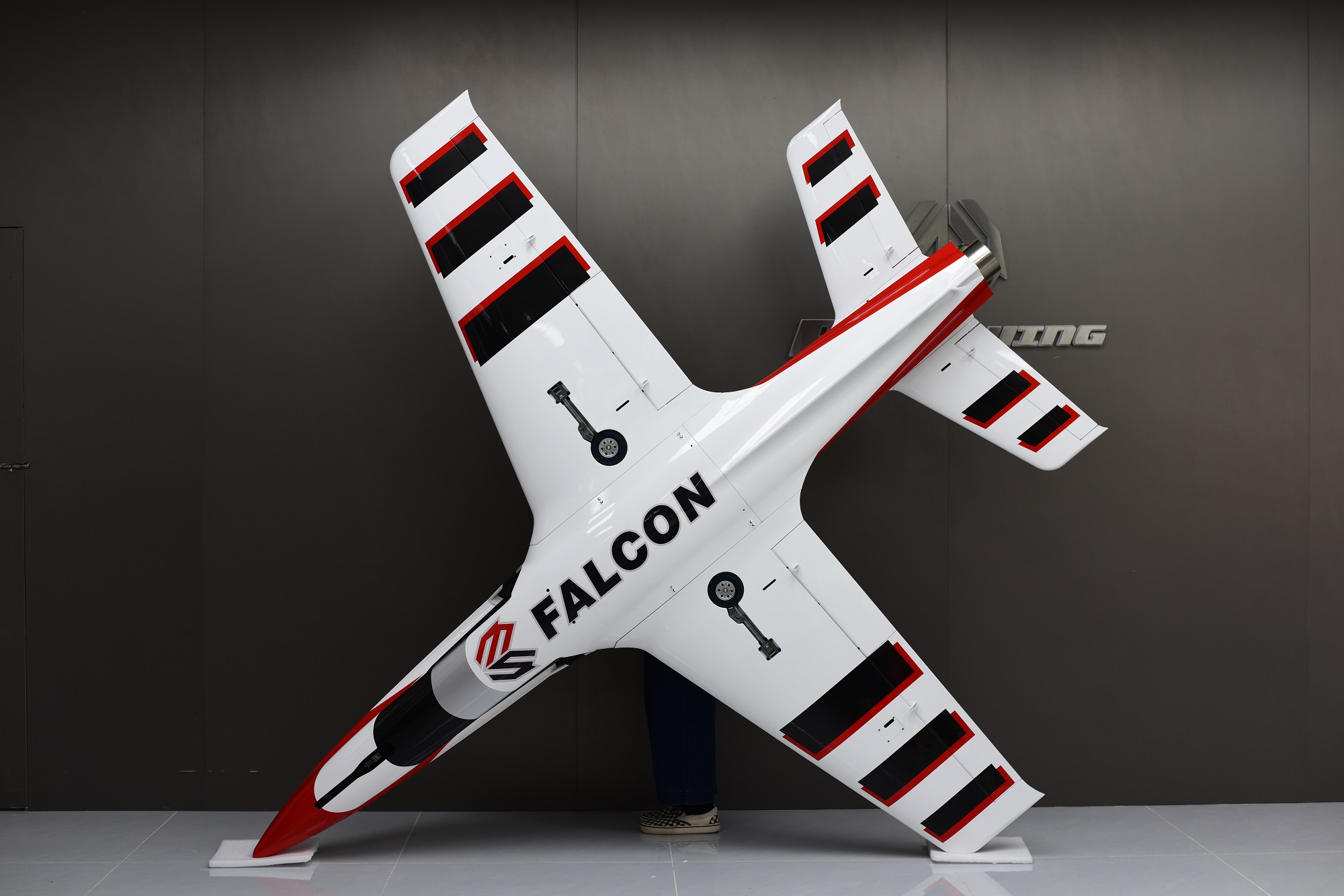 Falcon 110 - rot/schwarz/grau/weiß - A
