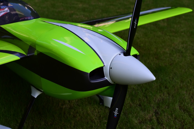Edge 540 - 104 V3 - grün/grau/weiß - D