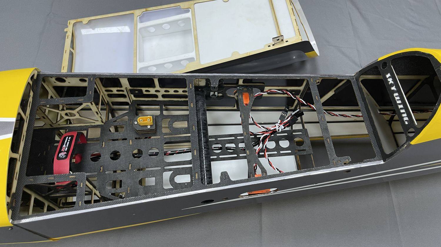 Edge 540 - 67 - PNP - grau/grün/weiß - D