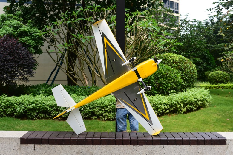 Edge 540 - 74 - V2 - gelb/grau/weiß - F