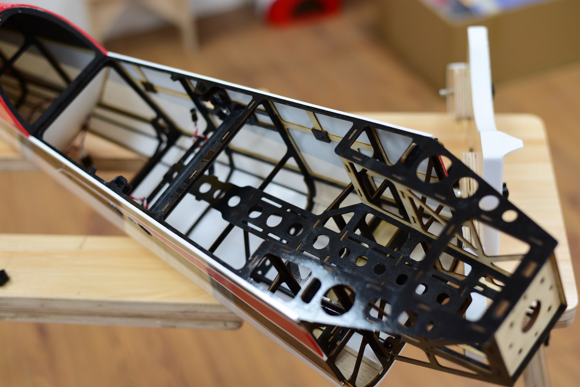 LASER 260 - 60 V2 - gelb/weiß/blau - D - PNP
