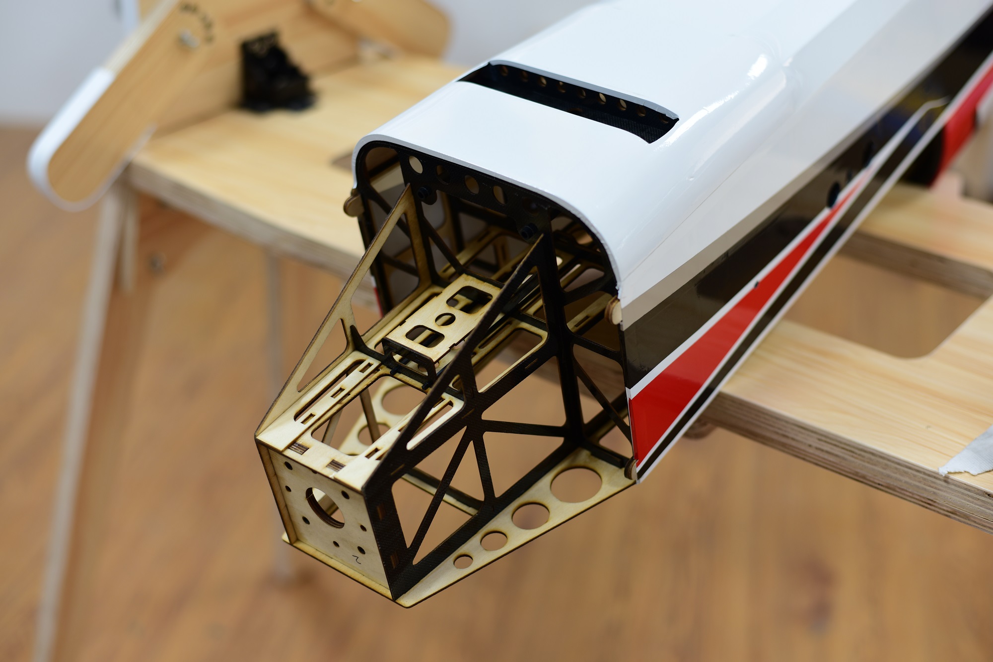 LASER 260 - 60 V2 - rot/weiß/blau - C - PNP