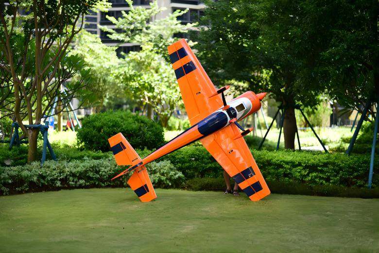 Yak 54 - 104 V1 - weiß/orange/blau - B
