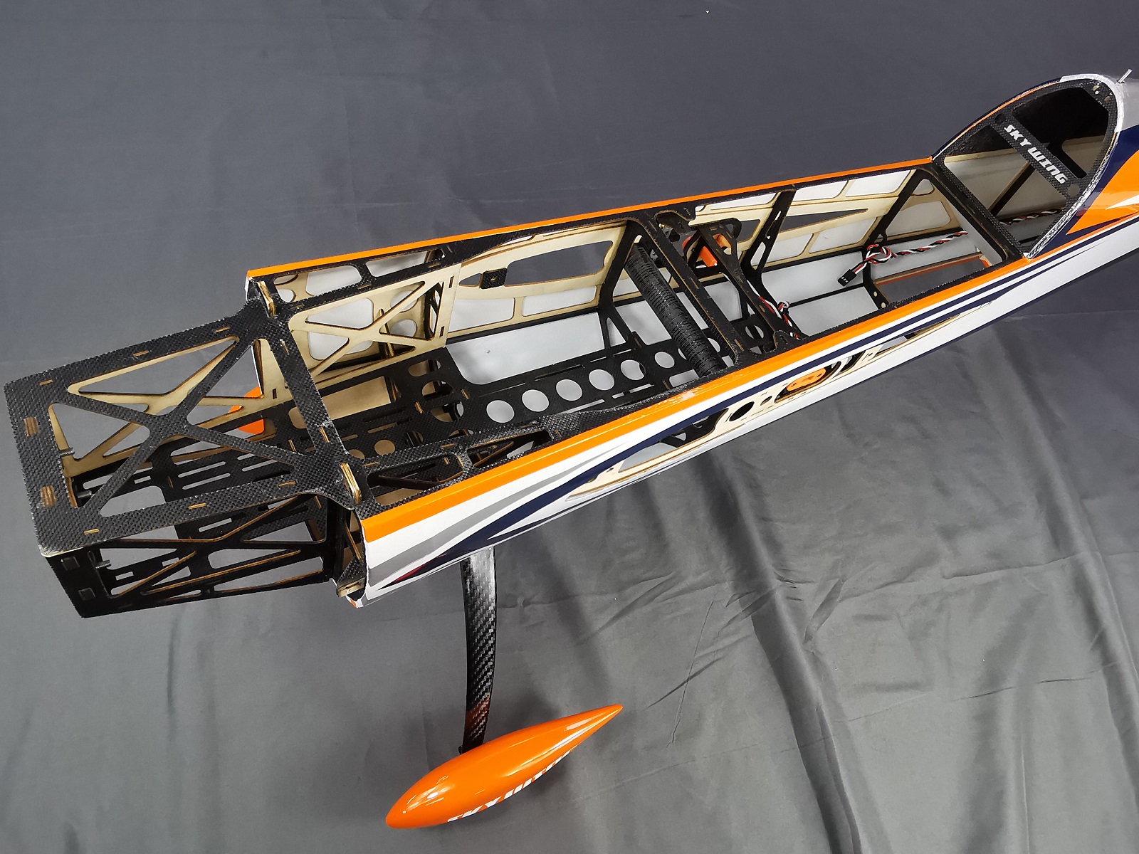 YAK 54 - 60 - weiß/orange/blau - B