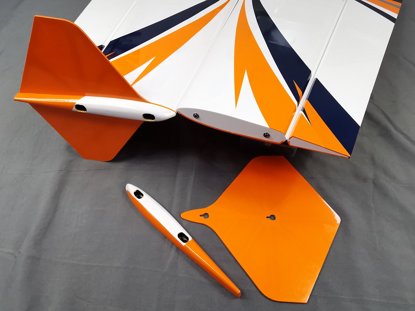 YAK 54 - 60 - weiß/orange/blau - B