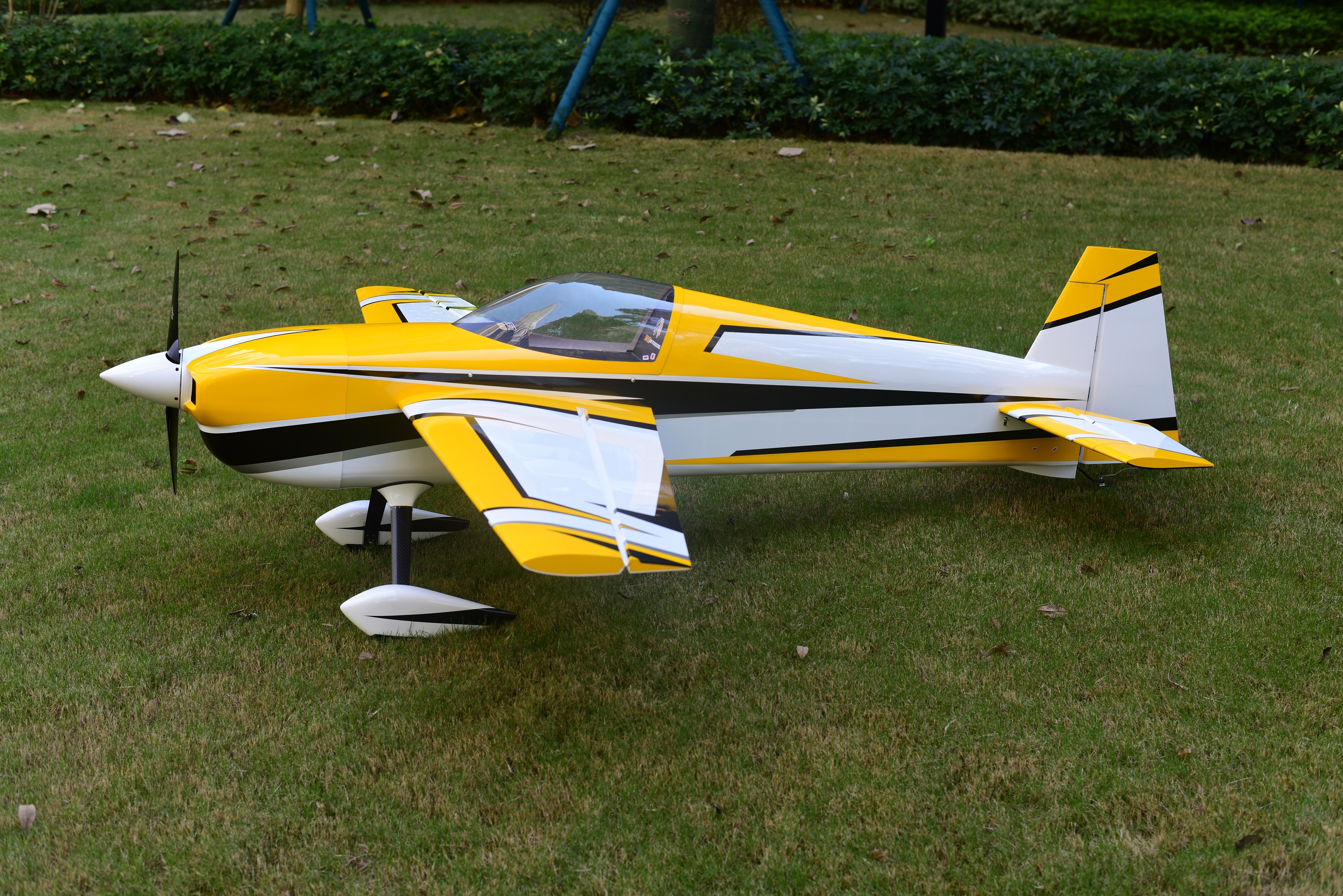 Laser 260 - 89 V2 - gelb/weiß/schwarz - D